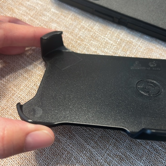 iPhone 14 Pro Otter Box Case - Picture 16 of 16